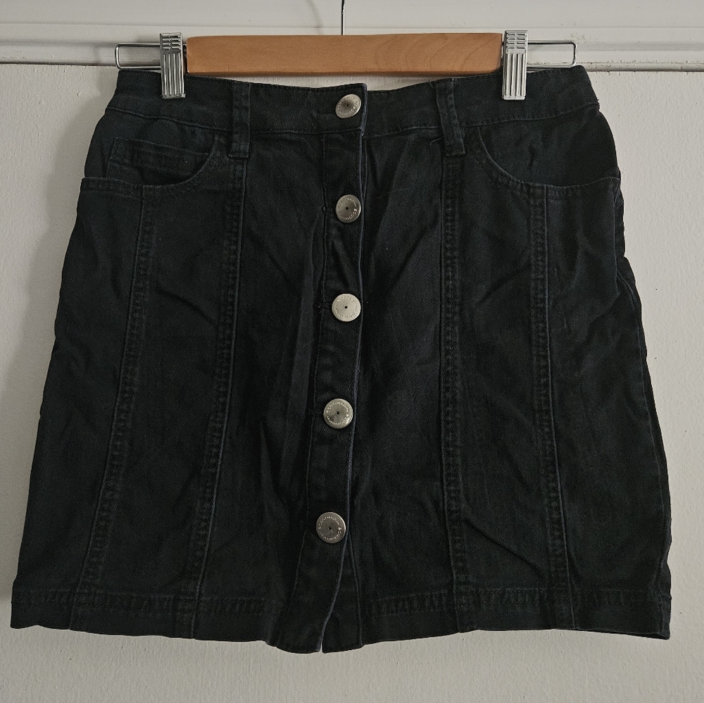BCBGeneration Women's Button Up Black Denim Skirt Size 4